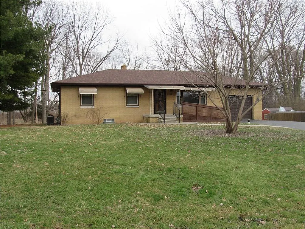 3955 Dunlap Dr photo 1