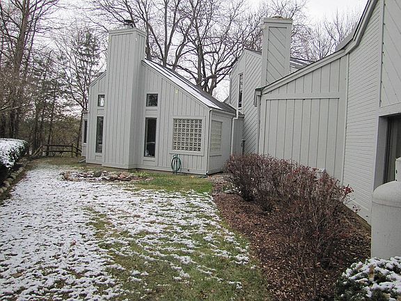 3rd image of 17766 West River Road