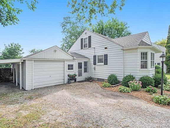 4th image of 2605 Valley Dr