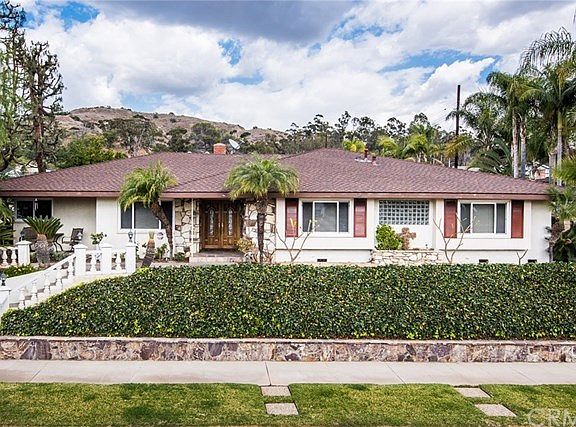 3rd image of 14445 Linda Vista Dr