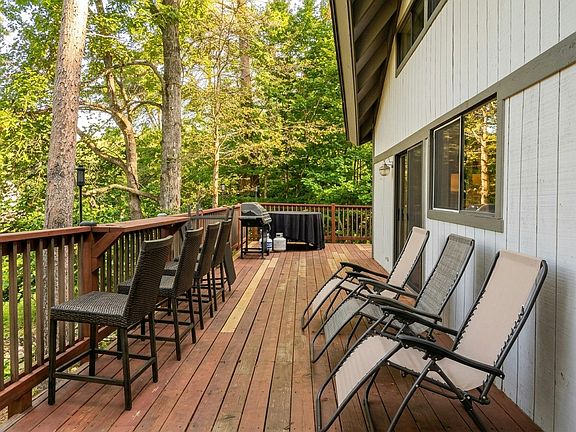 5th image of 3233 Lake Road Cir
