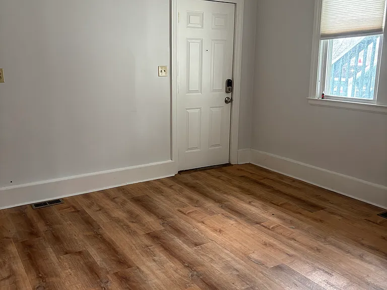 26 Hart St #1 — Photo 14