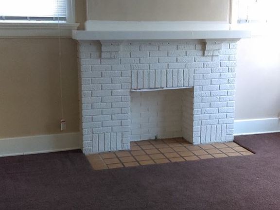 2nd image of 622 W Grand Ave