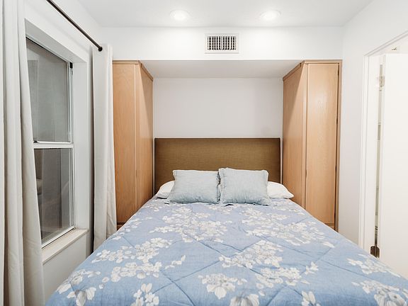 5th image of 1085 Bluewater Dr Unit 202