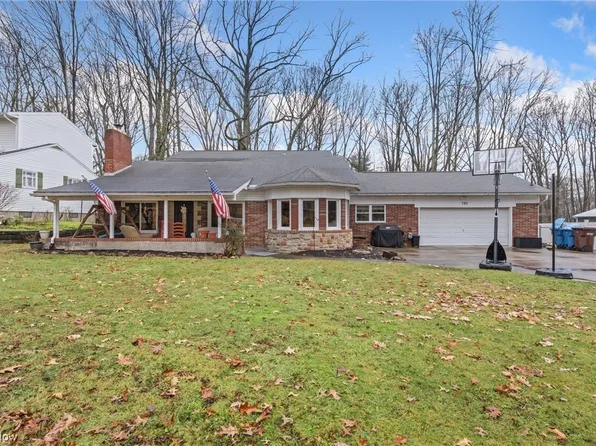 793 Fairwood Rd, Akron, OH 44319