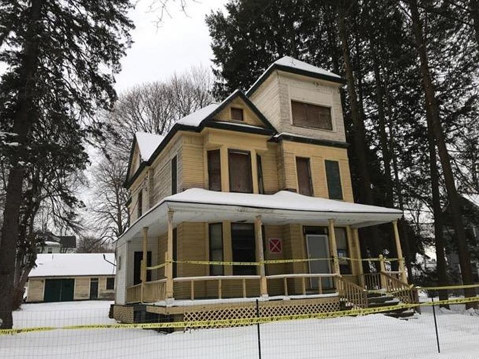 2nd image of 48 Maple Ave