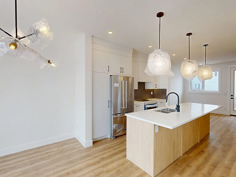 2202 35th St SW — Photo 5