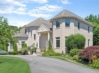 2 Grandstand Dr, Lincoln, RI 02865