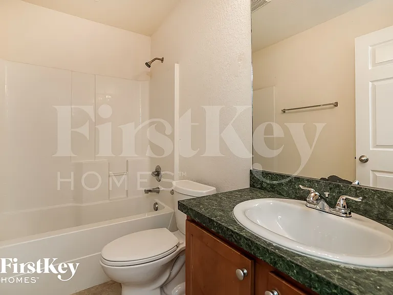 2819 34th St SW — Photo 14