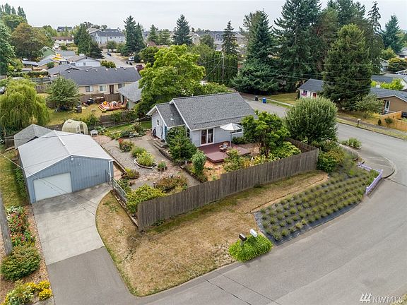 3rd image of 2539 57th Ave NE