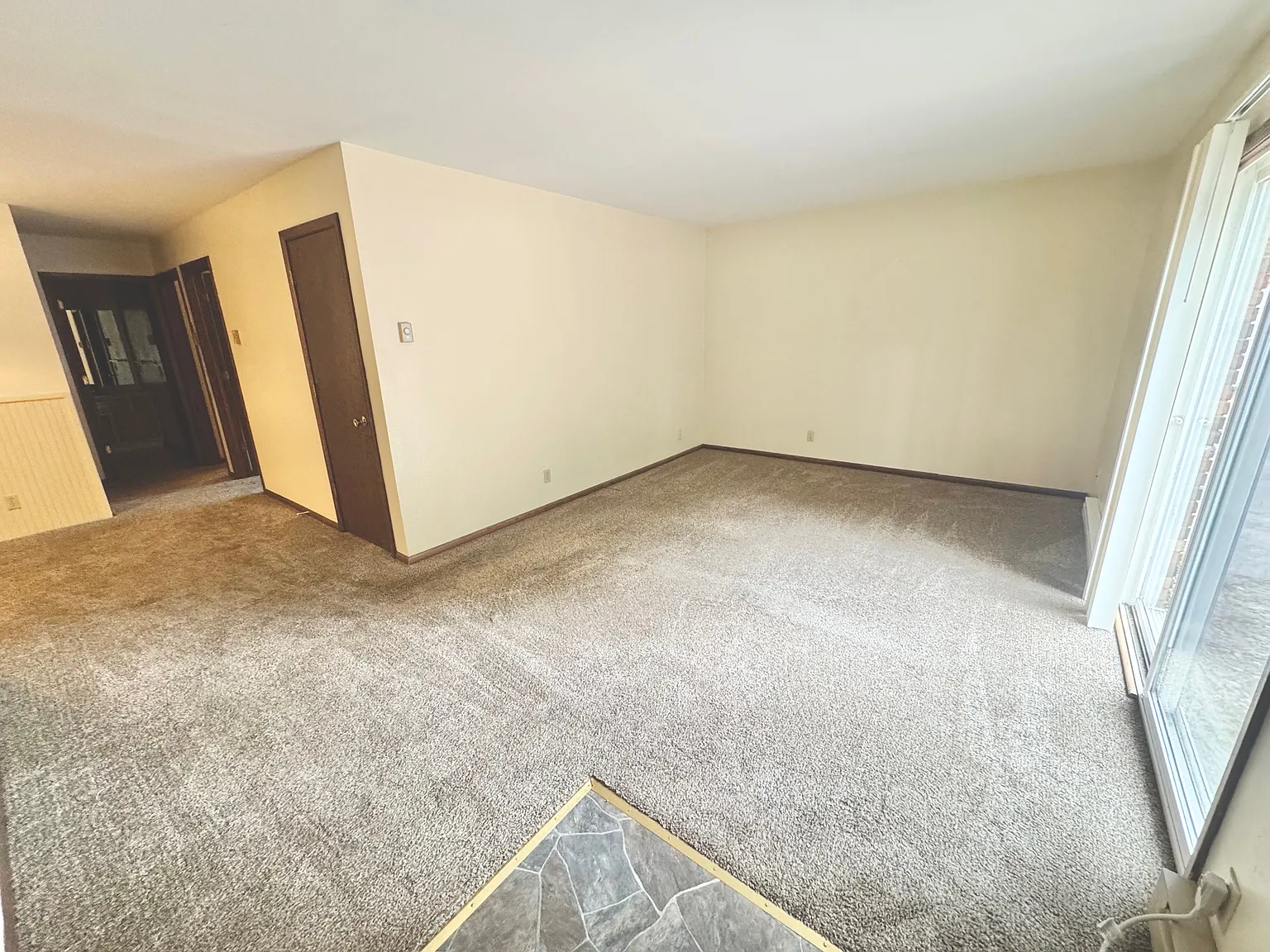 2 bed, $930 — Photo 4
