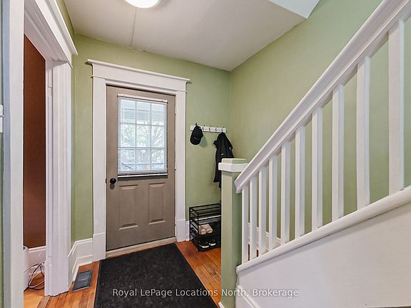4th image of 27 Edwin St E