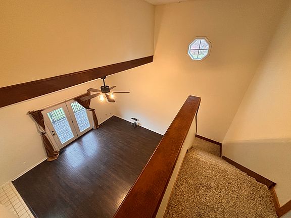 4th image of 710 S Shore Ct