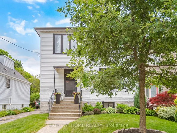 18 Vanbrugh Ave, Toronto, ON M1N 3S9