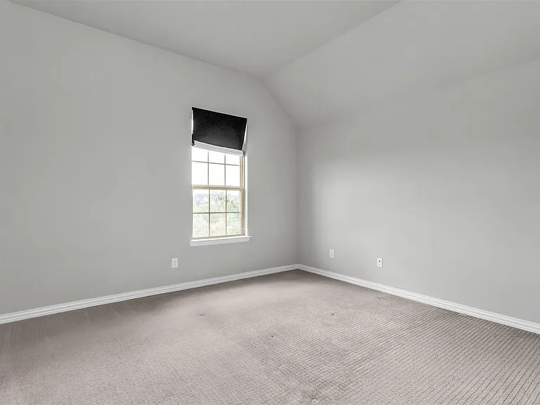 6333 Hall Rd #1 — Photo 18