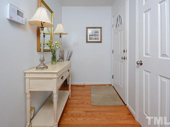 3rd image of 3211 Stanford Dr