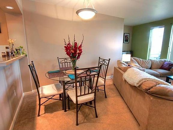 5th image of 1525 NW 57th St Unit 404