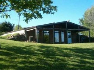 3404 Shaffer Rd, Ellwood City, PA 16117