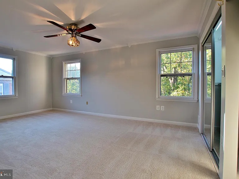 7321 Mallory Ln — Photo 17