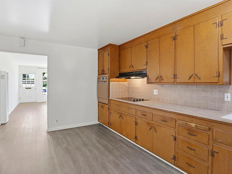 2105 Royal Dr #1 — Photo 7