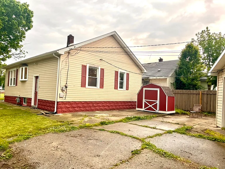 1529 W 2nd St — Photo 3