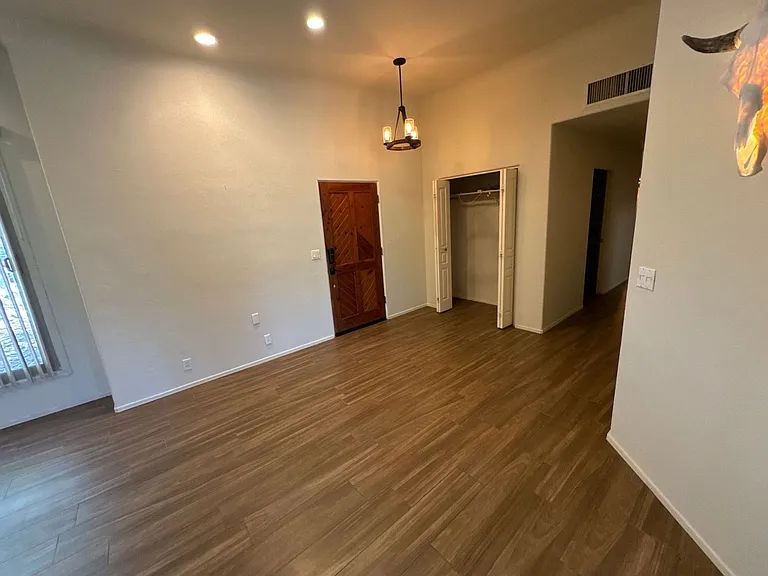 9731 E Kleindale Rd — Photo 10