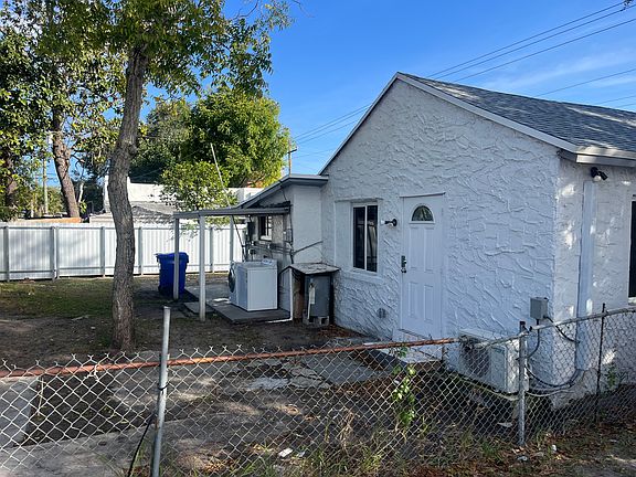4th image of 768 SW 66th Ave