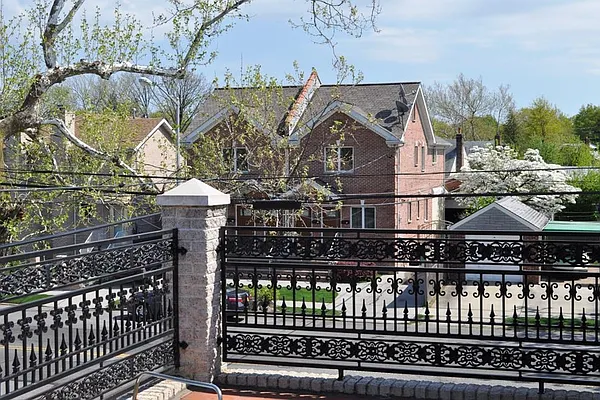 Rented by Corcoran | media 23