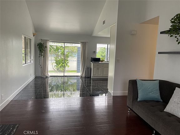5th image of 10135 Gunn Ave