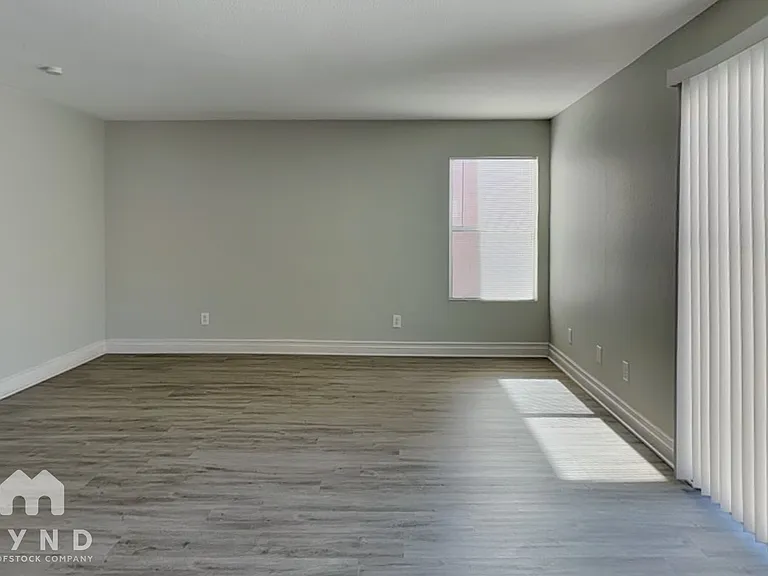 6271 Stone Hollow Ave — Photo 5