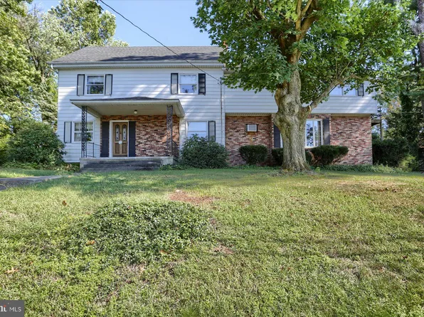 830 Stauffers Church Rd, Palmyra, PA 17078