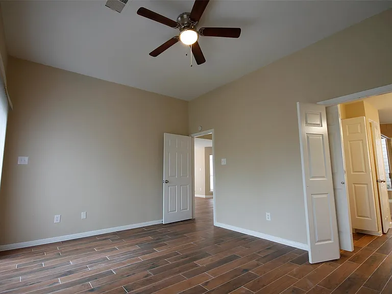 11615 Glenwolde Dr — Photo 10
