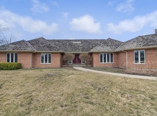 3 Wakia Ct, Hawthorn Woods, IL 60047