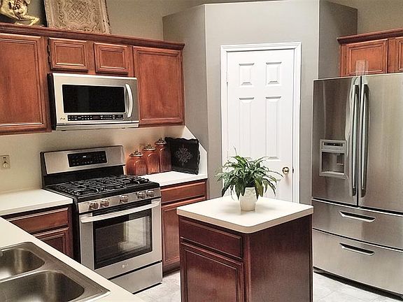 5th image of 8011 Virginia Water Ln