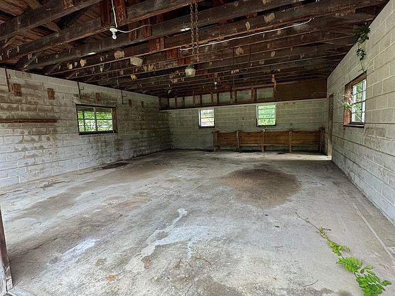 3rd image of 6808 Old Highway 31 N