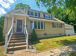 898 Lafayette Ave Ext, Hawthorne, NJ 07506