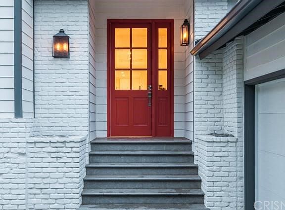 2nd image of 3761 Benedict Canyon Ln