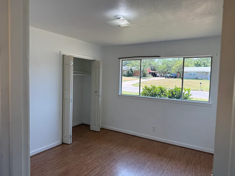 1313 Calaveras St #A — Photo 23