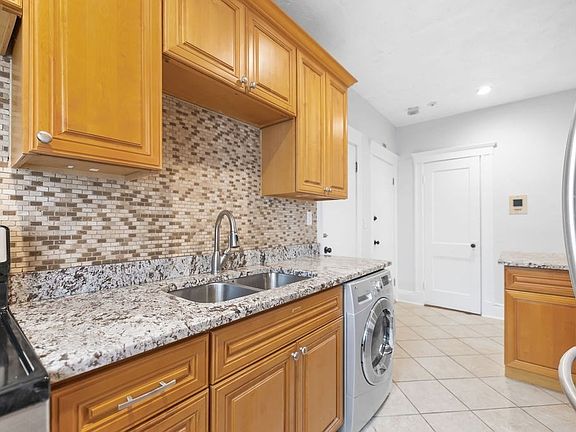 4th image of 14 Melvin Ave APT 11
