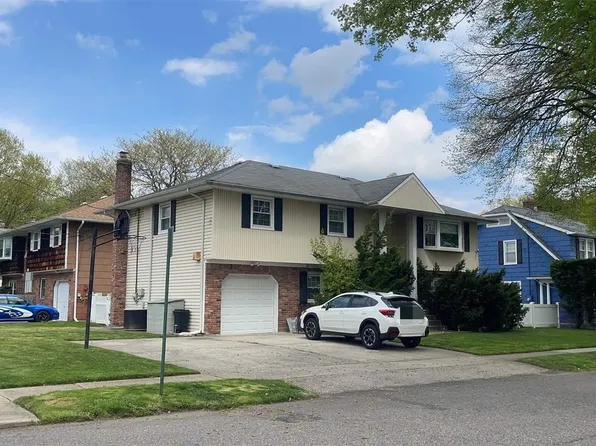 15 Ogden Avenue, East Williston, NY 11596