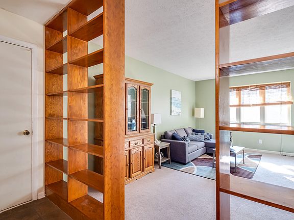 2nd image of 3908 Riveroaks Cir