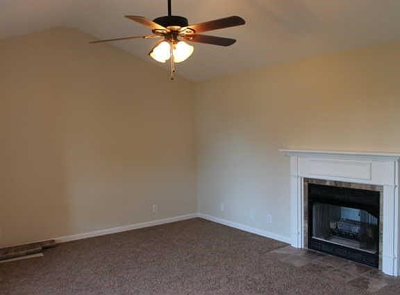 3rd image of 352 Panorama Dr