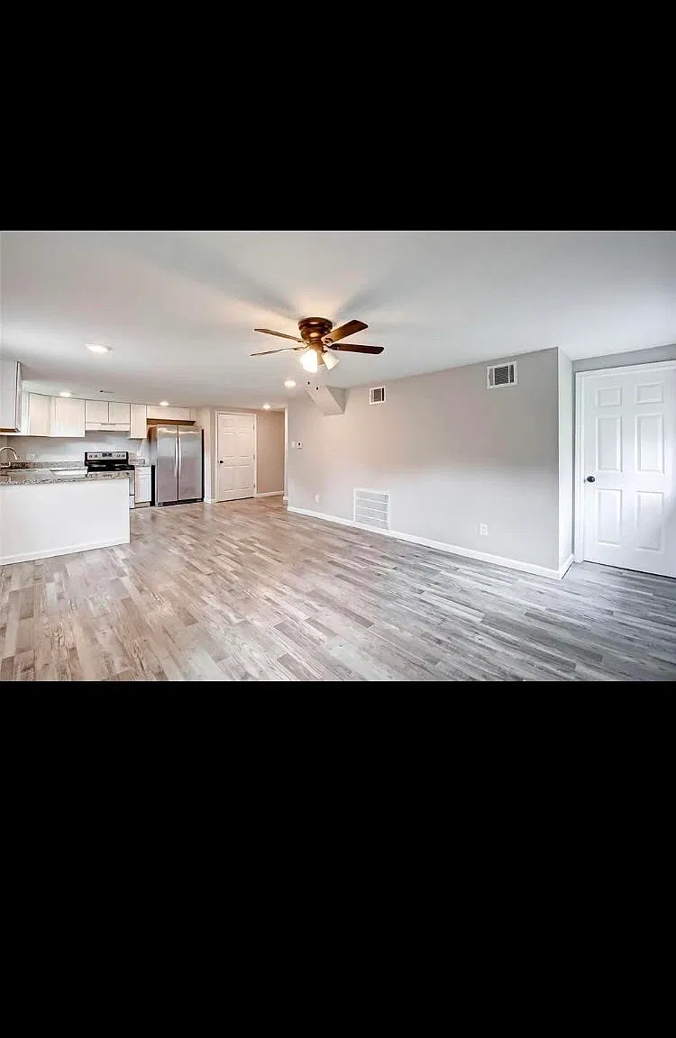 2 bed, 992 sqft, $1,300 — Photo 3