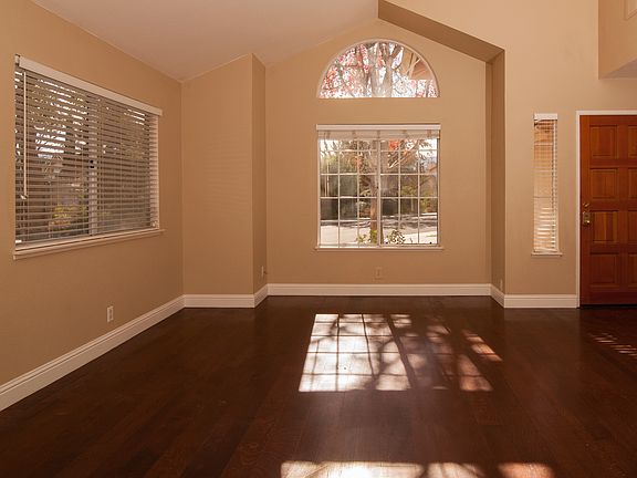4th image of 1489 Aarhus Dr