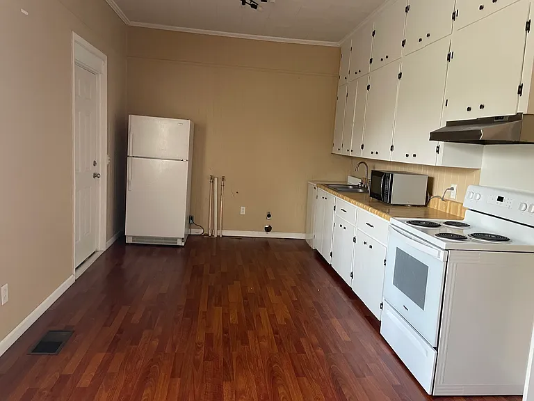 213 N Church St #213 — Photo 3