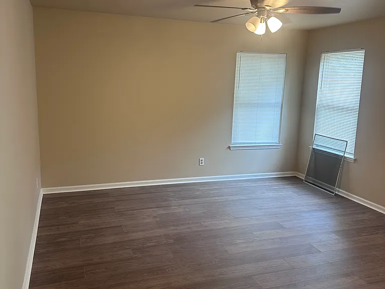5012 Longview Dr — Photo 4