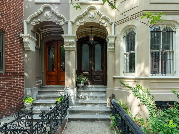7 Rutland Sq, Boston, MA 02118