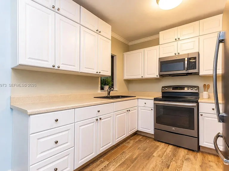 633 Mokena Dr — Photo 7