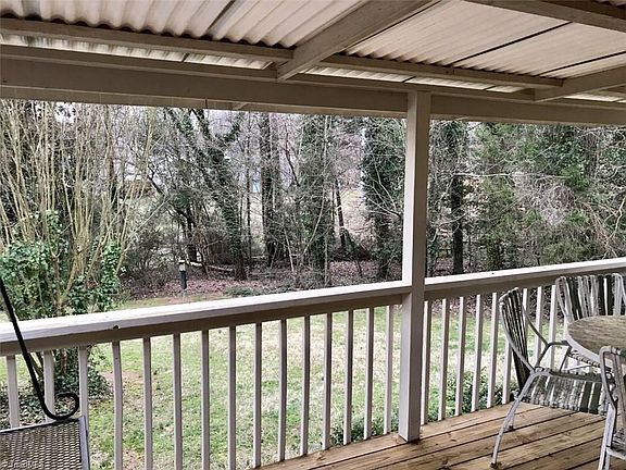 5th image of 3501 Regents Park Ln