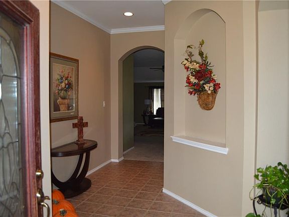 4th image of 130 Wooded Creek Dr